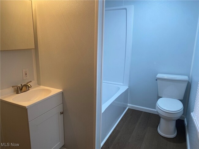 Building Photo - 103 Wallace St