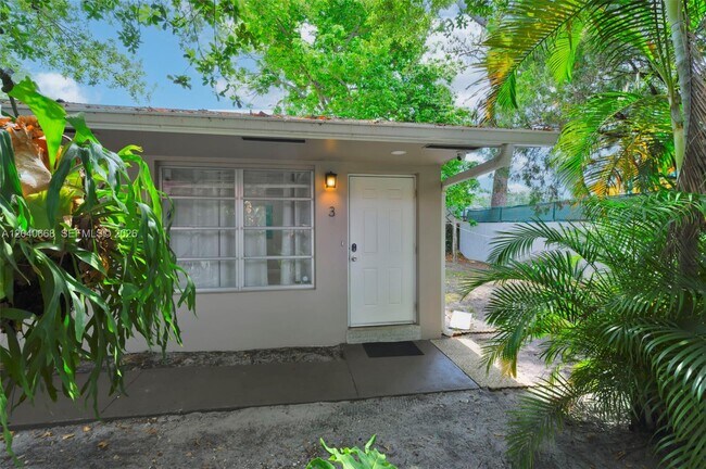 Building Photo - 1716 SW 11th Ct
