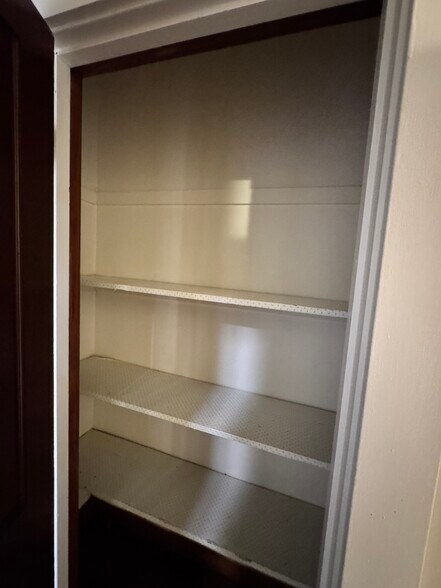 Building Photo - 154 Summer St