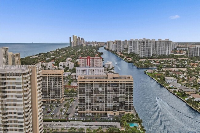 Building Photo - 2017 S Ocean Dr