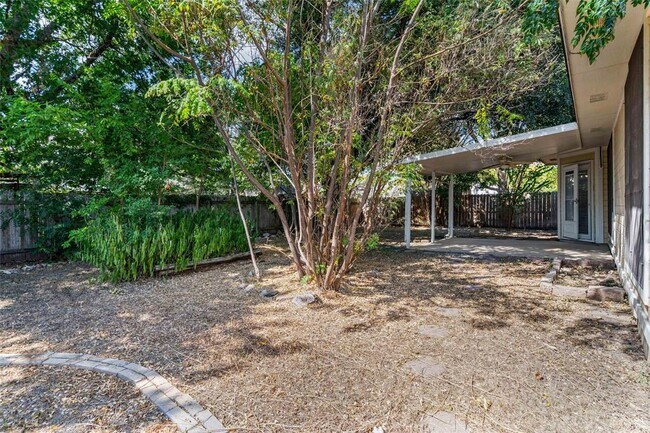 Building Photo - 1307 Laurel Glen Blvd