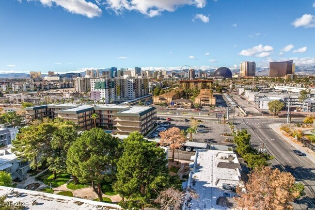 Building Photo - 3823 S Maryland Pkwy