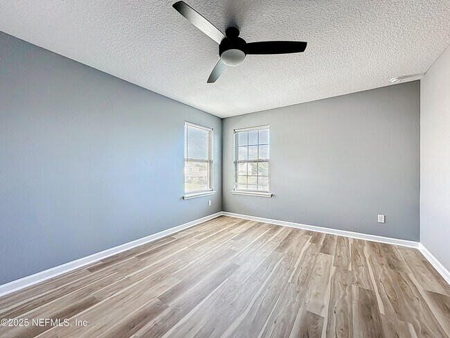 Building Photo - 243 Buck Run Way