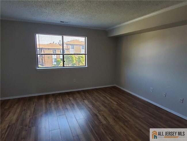 Building Photo - 1606 Edison Glen Terrace