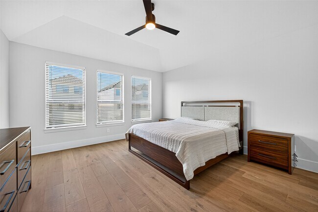 Building Photo - 2427 Camden Creek Ln