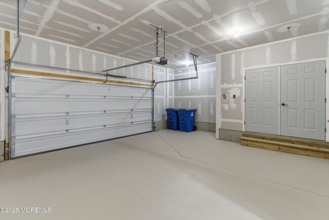 Building Photo - 4 Barton Ave