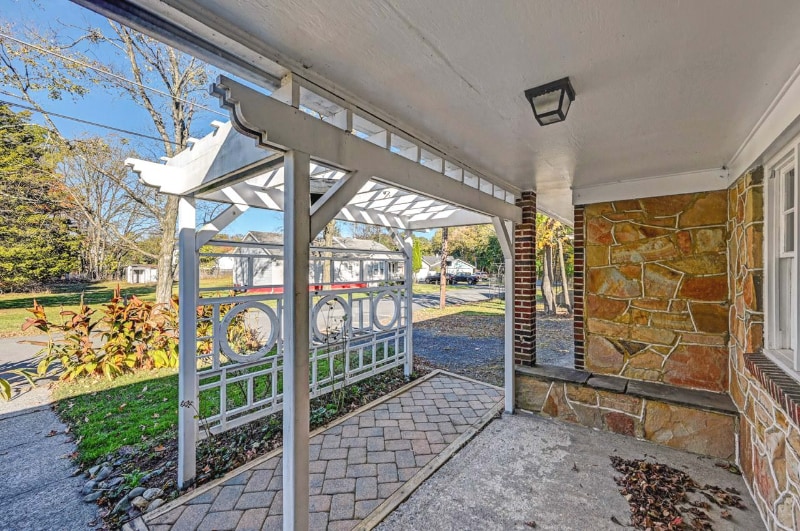 Building Photo - 819 Fairview Ave