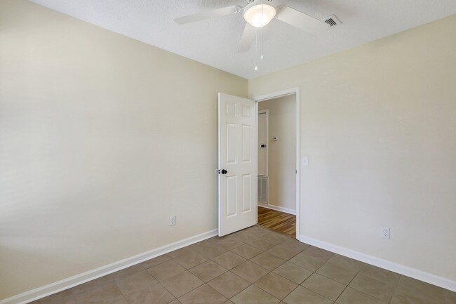 Building Photo - 110 Flat Shoal Ln