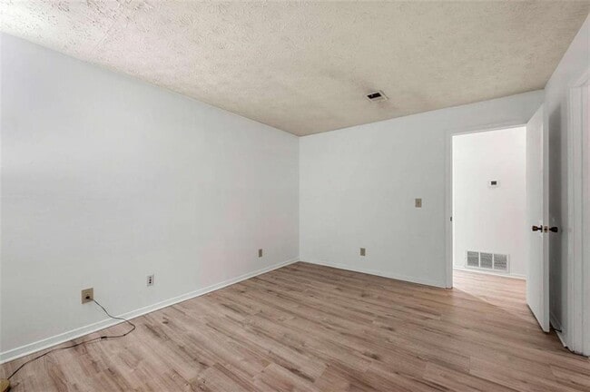 Building Photo - 1306 McClelen Way