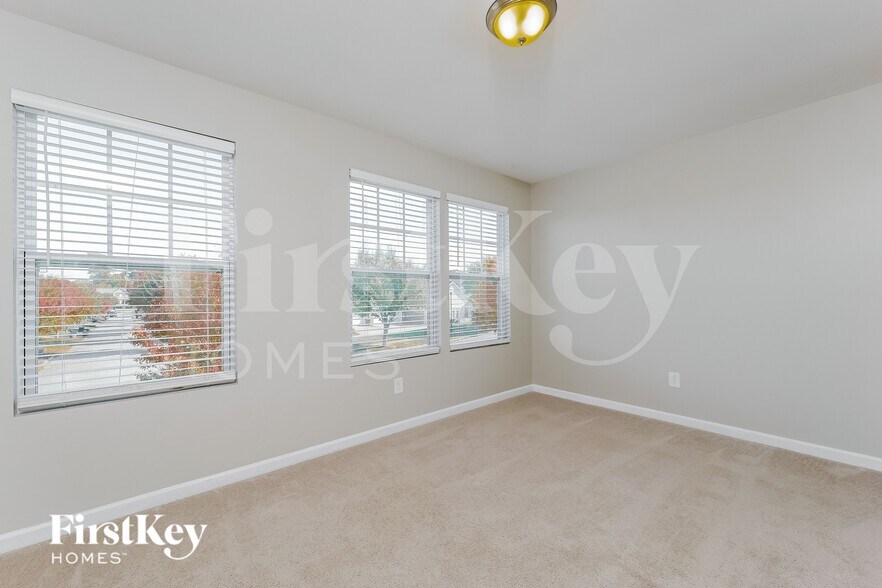 Building Photo - 431 Summergate Dr