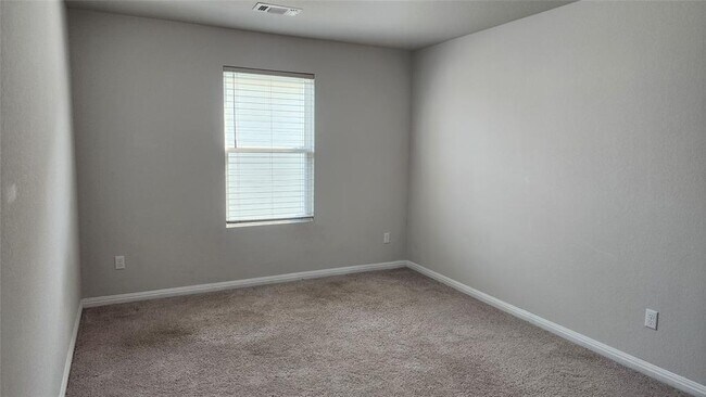 Building Photo - 19325 Hartwell Dr