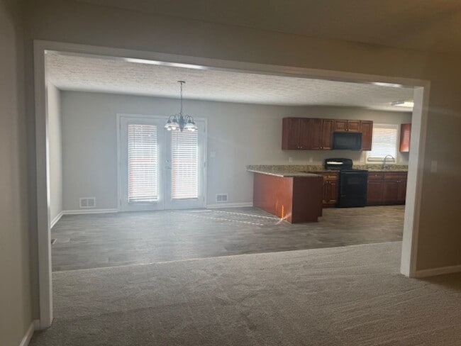 Building Photo - Beautifully Updated 5BR / 3.5 Bath Brick Ranch with Finished Basement!