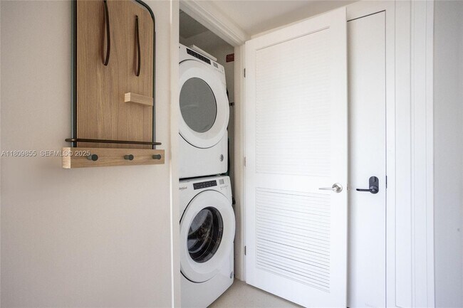 Building Photo - 159 NE 6th St