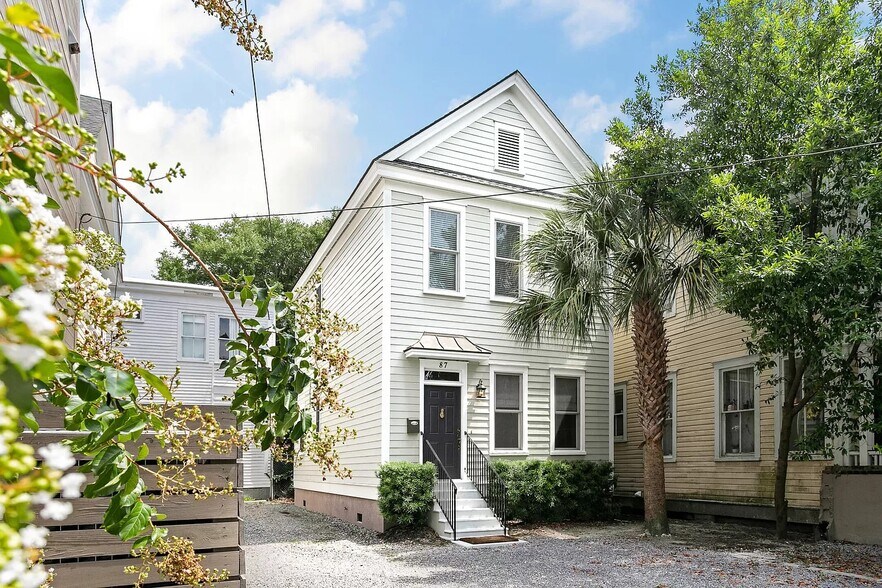 Primary Photo - 87 Bogard St