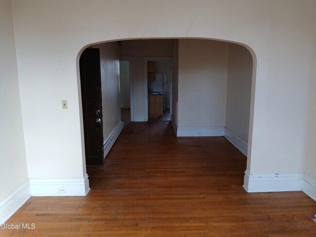 Building Photo - 1826 3rd Ave