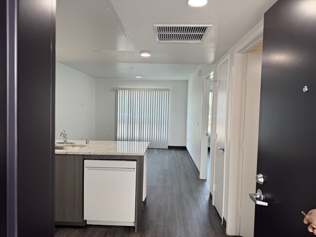 Building Photo - 3509 Vista Ln