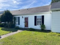 Building Photo - Charming townhome close to Cherry Point!