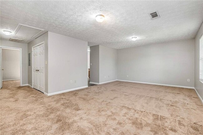 Building Photo - 588 Elle's Wy