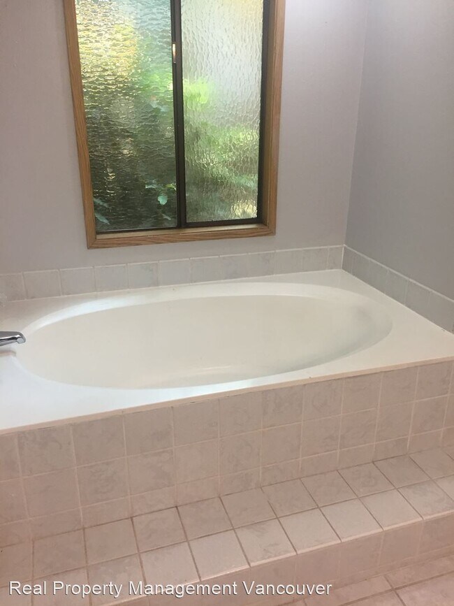 Building Photo - 7218 NE 16th Ave