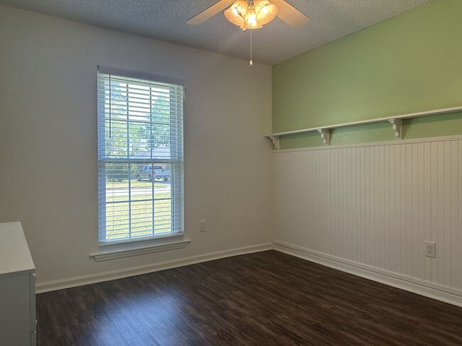 Building Photo - 209 Brighton Woods Dr