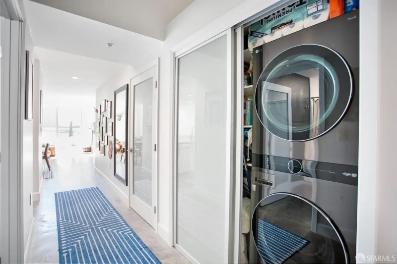 Building Photo - 2412 Harrison St