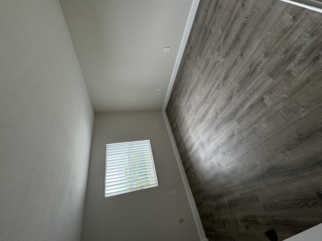 Building Photo - 2716 Vandiver Dr