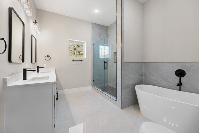 Building Photo - 2607 Liguria Ln