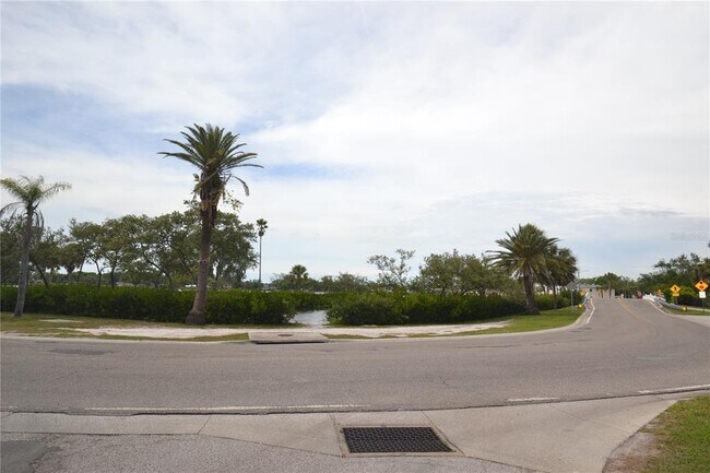 Building Photo - 329 Moorings Cove Dr