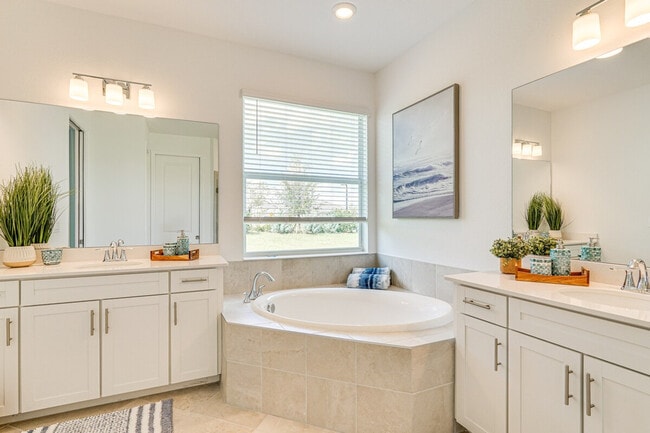 Building Photo - 17180 Jadestone Ct