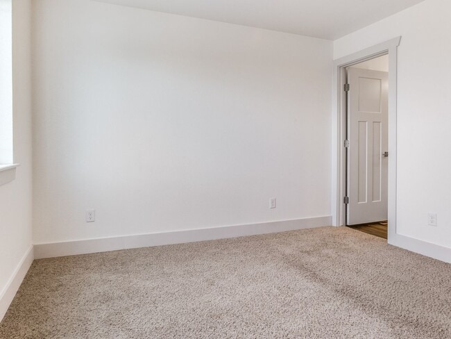 Building Photo - 106 Park View Court