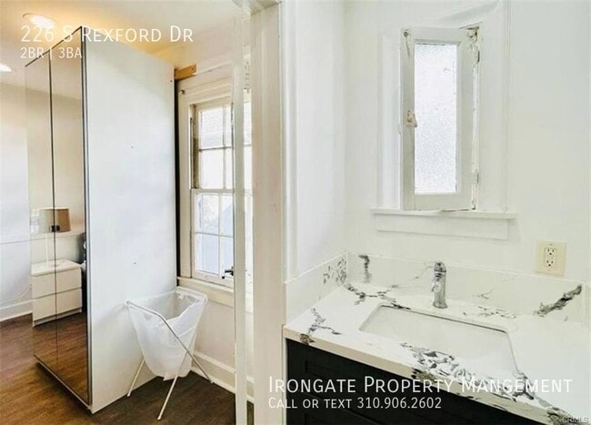 Building Photo - 226 Rexford Dr
