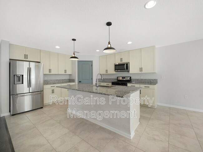 Building Photo - 597 Meadow Ridge Dr