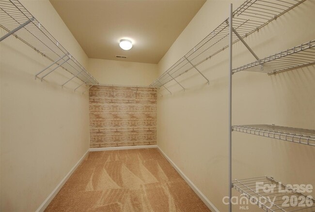 Building Photo - 16125 Hammersmith Farm Dr