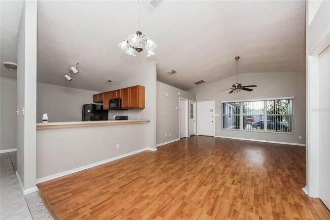 Building Photo - 2739 Woodruff Dr