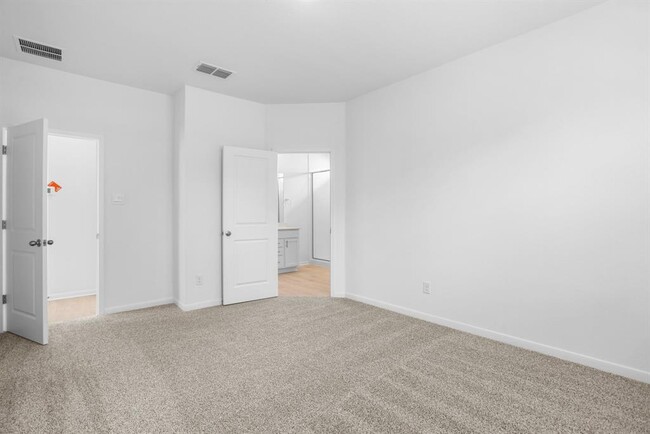 Building Photo - 305 Brooks Ranch Dr