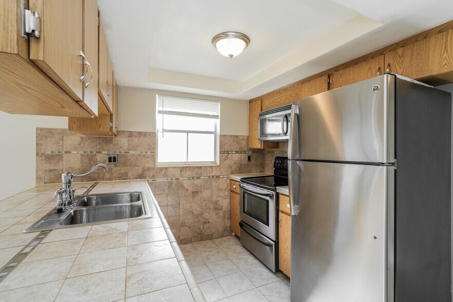 Building Photo - 7211 Moravian Dr