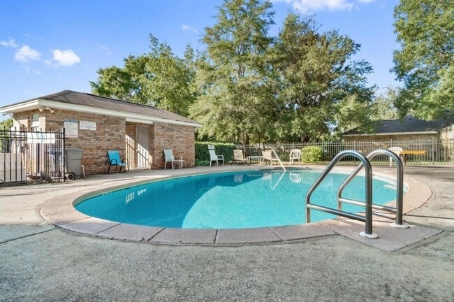 Primary Photo - 15 Beacon Way