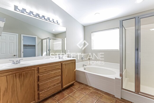 Building Photo - Charming 4 Bedroom in Las Vegas!