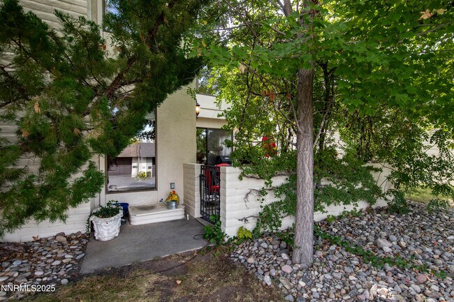 Building Photo - 4953 Lakeridge Terrace W