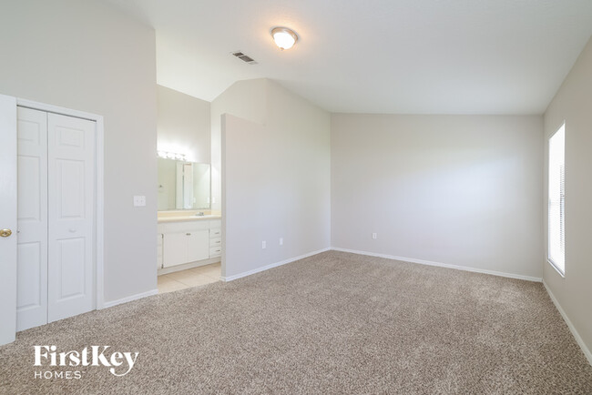 Building Photo - 267 Magellan Dr