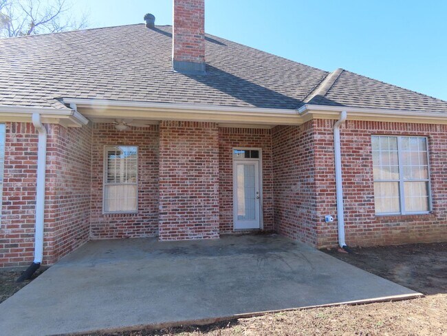 Building Photo - Coming Soon to South Tyler! Stunning 4 Bedroom, 2.5 Bath Home