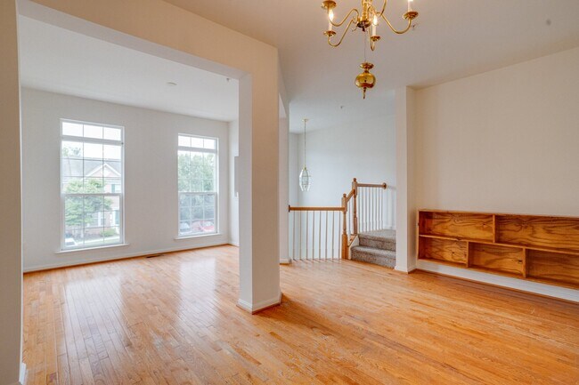 Building Photo - 103 Buttonwood Ct