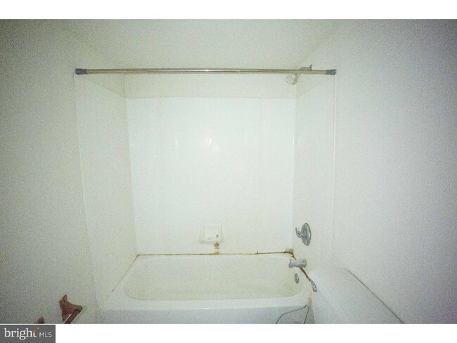 Building Photo - 407 S 11th St