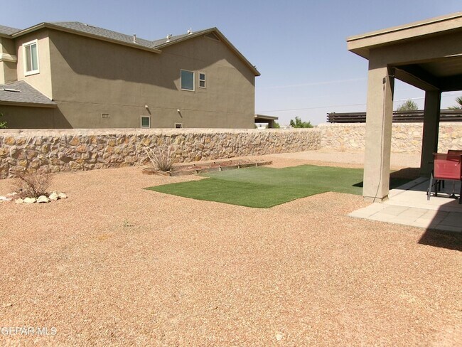 Building Photo - 6445 Villaggio Dr