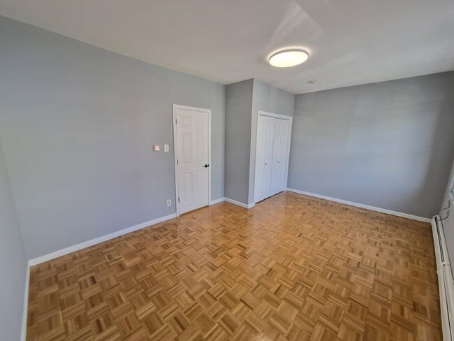 Building Photo - 543 West Side Ave