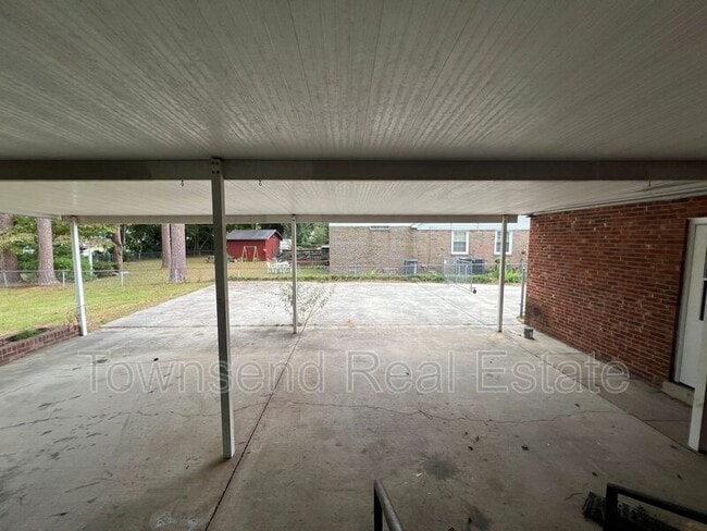 Building Photo - 5060 Chesapeake Rd
