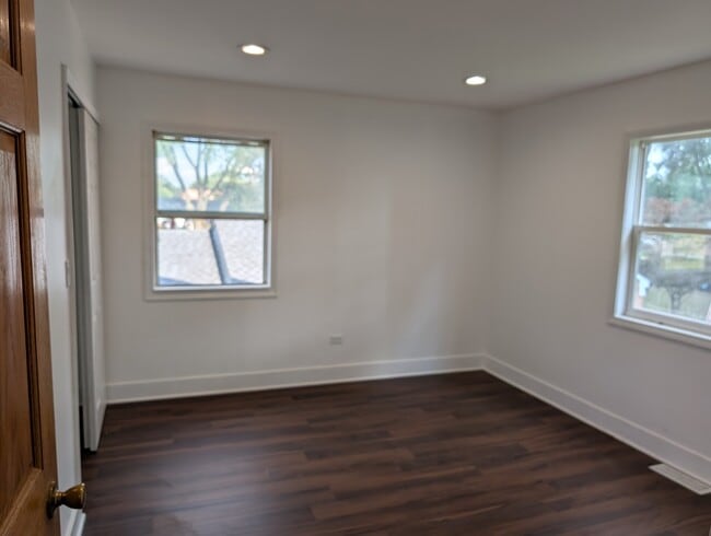 Building Photo - 254 Thornhurst Rd