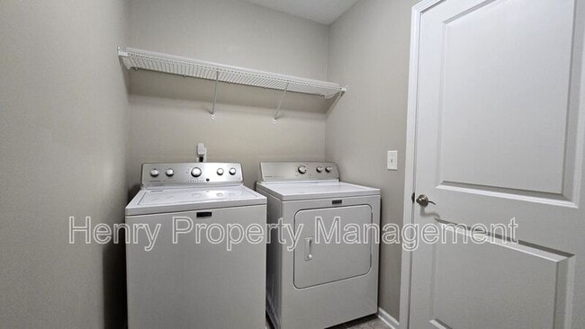 Building Photo - 112 Concordia Woods Dr