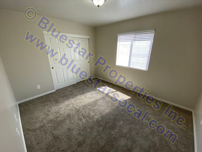 Building Photo - Just listed in Hesperia!!!