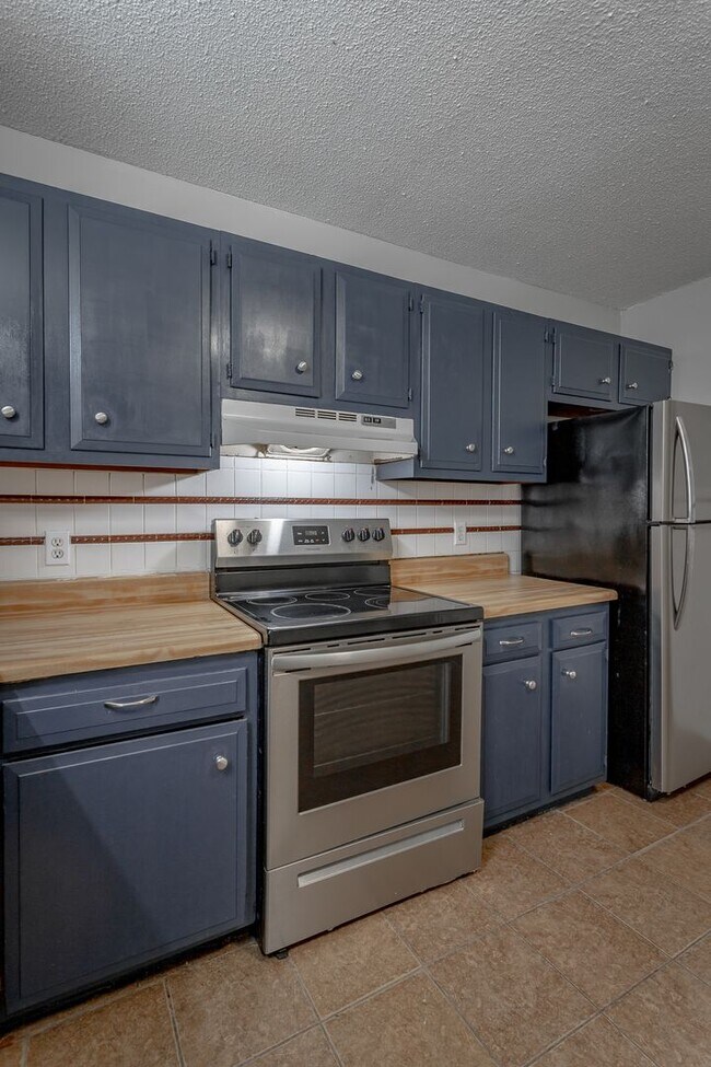 Building Photo - 420 Smitherman Rd